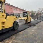 Започна асфалтирането на ключова улица в „Източен“