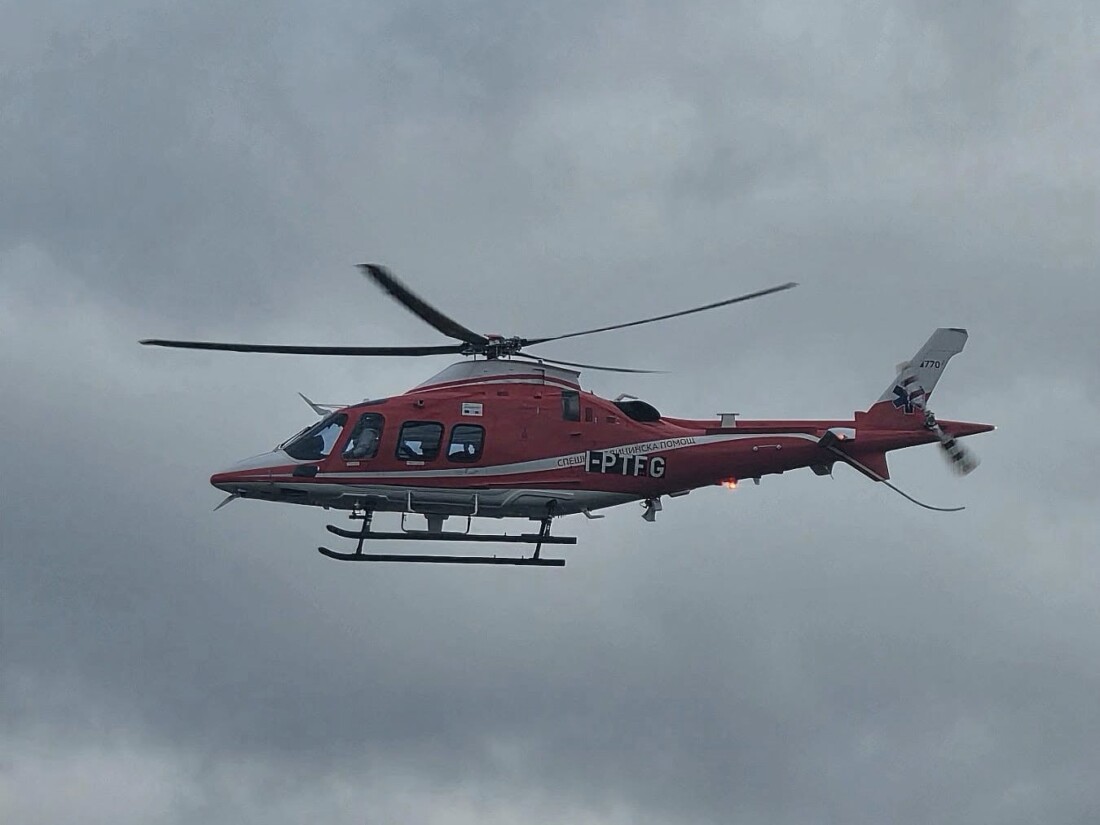 Тестваха петия хеликоптер за спешна медицинска помощ, който ще получи България (ВИДЕО)