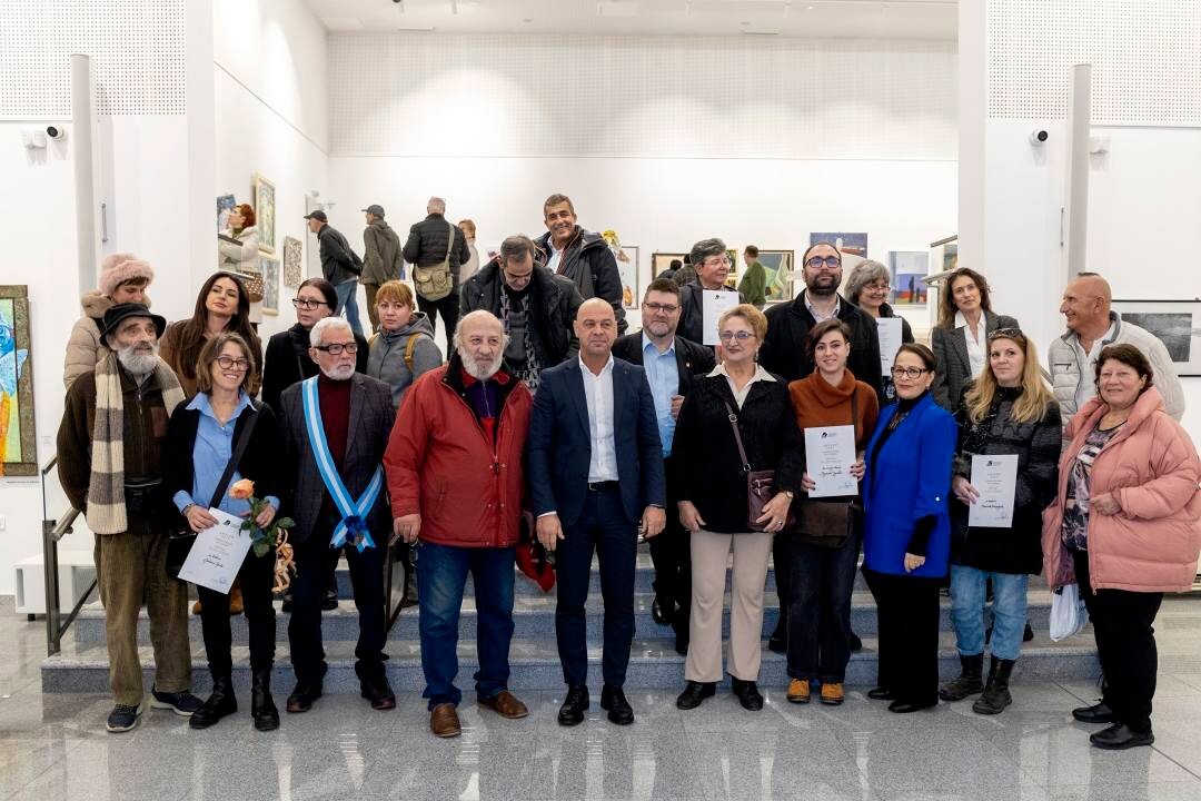 Връчиха официално отличието "Почетен гражданин на град Пловдив" на художника Матей Матеев (СНИМКИ) 5 Връчиха официално отличието "Почетен гражданин на град Пловдив" на художника Матей Матеев (СНИМКИ)