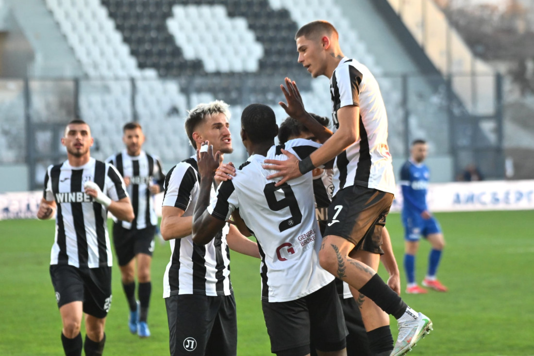 С разгром над Монтана: Локомотив Пловдив е на четвъртфинал за Купата на България (СНИМКИ и ВИДЕО)