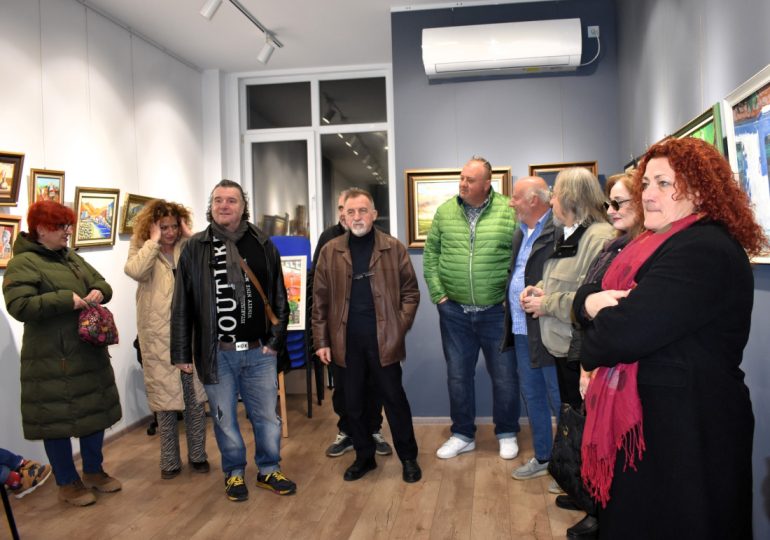 Показват творби на Васил Папазов и Геракси Гераксиев на изложба в Асеновград (ГАЛЕРИЯ) 4 Показват творби на Васил Папазов и Геракси Гераксиев на изложба в Асеновград (ГАЛЕРИЯ)