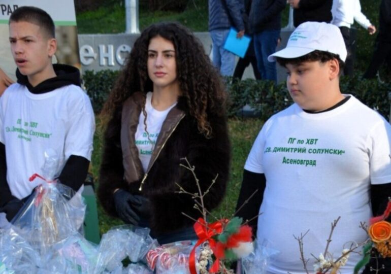 Кулинарният благотворителен базар в Асеновград пожъна огромен успех (ГАЛЕРИЯ)