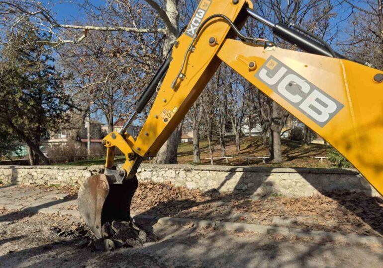 Стартира ремонт на улица в Крумово (СНИМКИ)