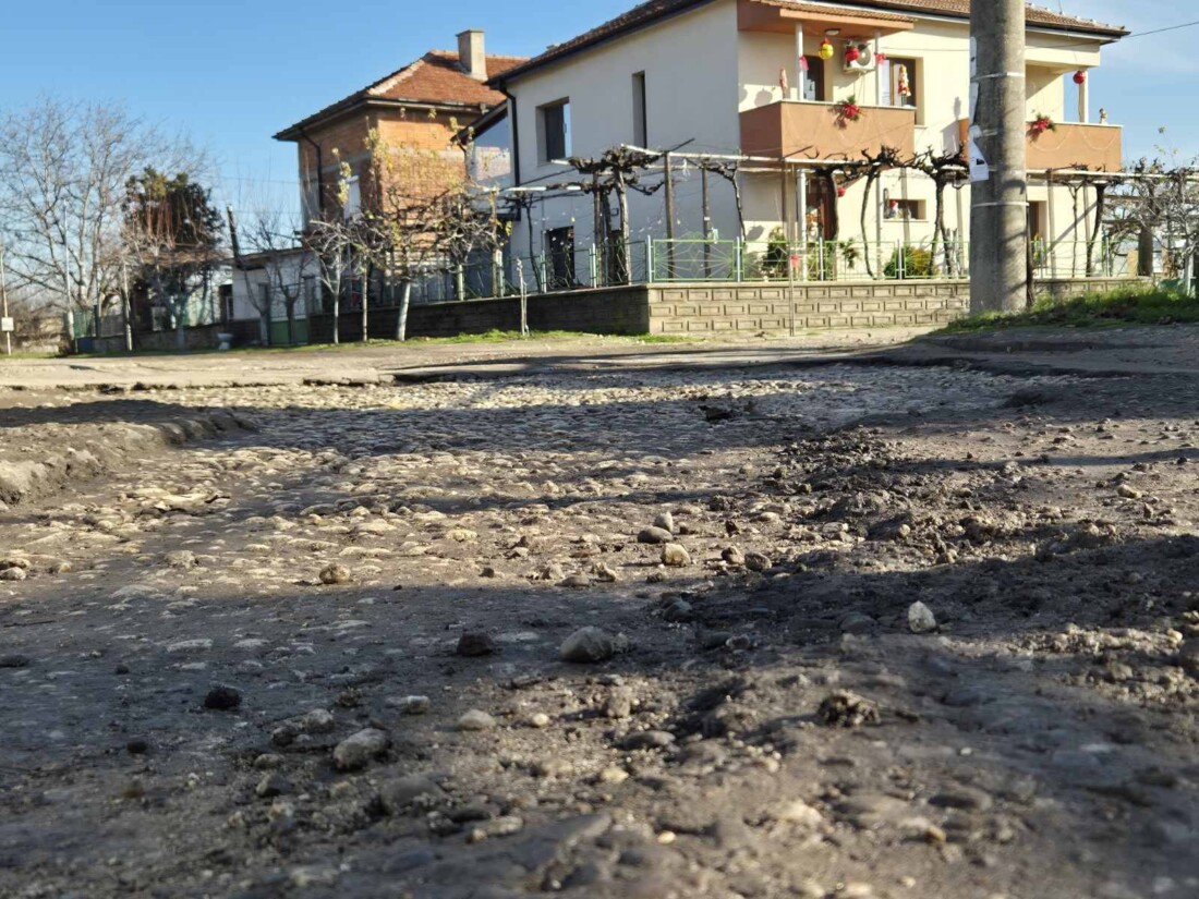 Стартира ремонт на улица в Крумово (СНИМКИ)