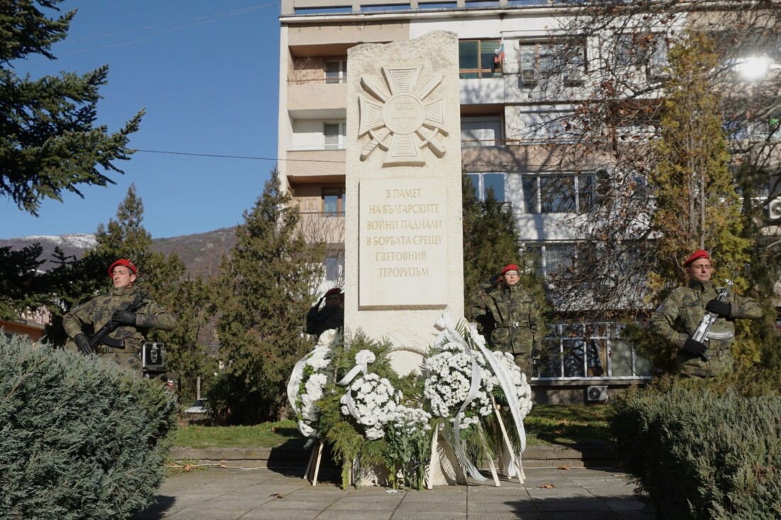 22 години от трагедията в база „Индия“: Отдадоха почит към загиналите в атентата в Ирак (СНИМКИ)