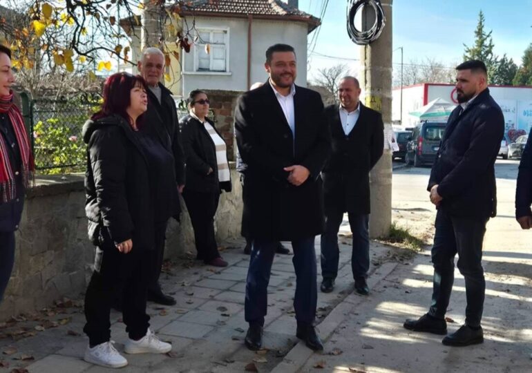 Стартира ремонт на улица в Крумово (СНИМКИ)