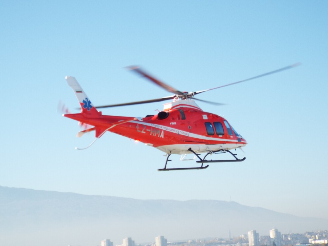 От бебета до възрастни хора: Над 120 мисии са изпълнили медицинските хеликоптери през 2025 година
