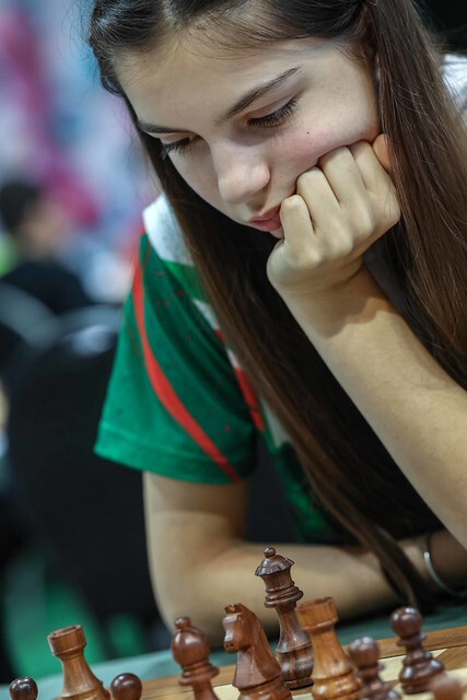 12-годишната Александра Пехливанова покорява шахмата при жените (СНИМКИ) 4 12-годишната Александра Пехливанова покорява шахмата при жените (СНИМКИ)