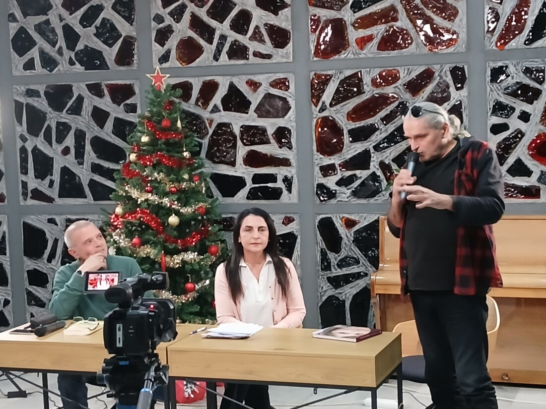 Журналистът, писател и поет Антон Баев представи третата си книга „Татко“, преведена на турски език (СНИМКИ) 3 Журналистът, писател и поет Антон Баев представи третата си книга „Татко“, преведена на турски език (СНИМКИ)