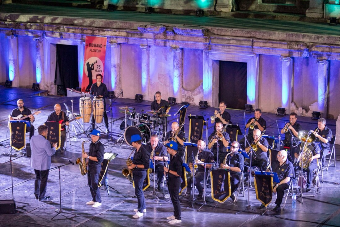 Пловдив празнува: Коледно-новогодишна програма на Община Пловдив