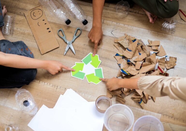 Над 2300 ученици реализираха екоинициативи и благотворителни базари