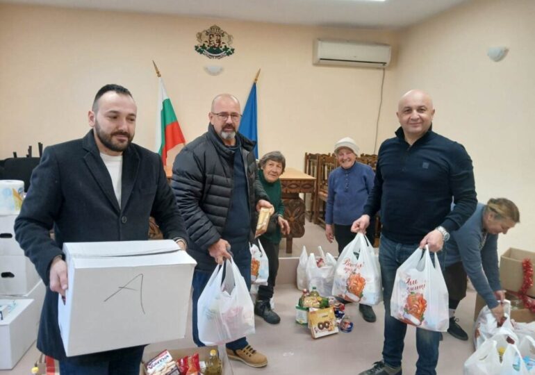 Младежите от Интеракт и Ротаракт с мащабна благотворителна кампания „Купи и дари“ в Община Марица (ГАЛЕРИЯ)