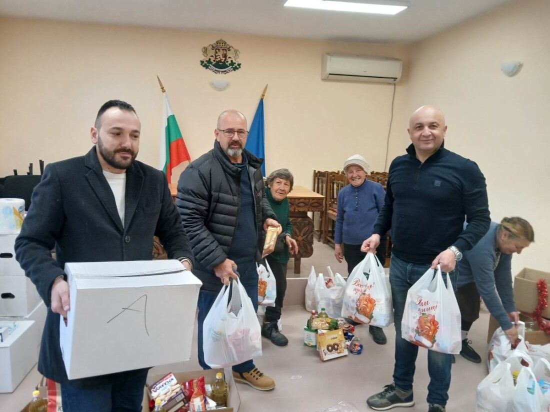 Младежите от Интеракт и Ротаракт с мащабна благотворителна кампания „Купи и дари“ в Община Марица (ГАЛЕРИЯ)