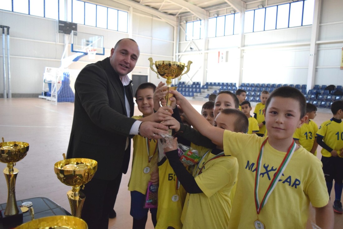Първолаците от Скутаре триумфираха в турнира в община Марица (СНИМКИ)