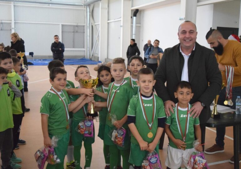 Първолаците от Скутаре триумфираха в турнира в община Марица (СНИМКИ)