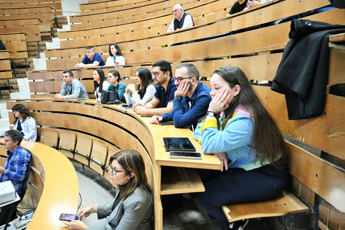 УМБАЛ „Свети Георги“ успешно проведе високоспециализиран курс по ендоназална хирургия с операции на живо