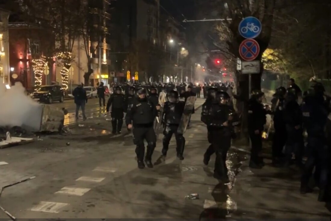 Няма тежко пострадали след протеста в София вчера