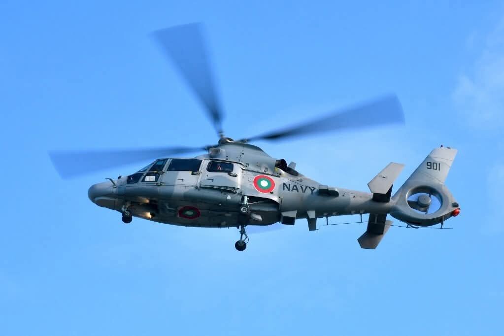 Военни доставиха вода и храна на бедстващия екипаж на танкера край Ахтопол