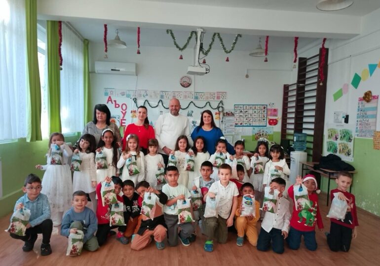 Младежите от Интеракт и Ротаракт с мащабна благотворителна кампания „Купи и дари“ в Община Марица (ГАЛЕРИЯ)