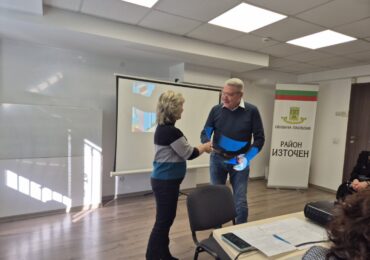 Емил Русинов домакин на съвещание по обхвата на децата в „Източен“ (СНИМКИ)