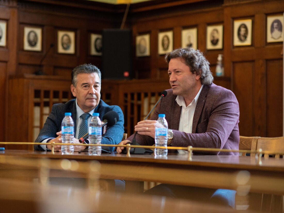 Община Пловдив и тотализаторът подписаха меморандум за стратегическо партньорство в подкрепа на спорта (СНИМКИ) 1 Община Пловдив и тотализаторът подписаха меморандум за стратегическо партньорство в подкрепа на спорта (СНИМКИ)