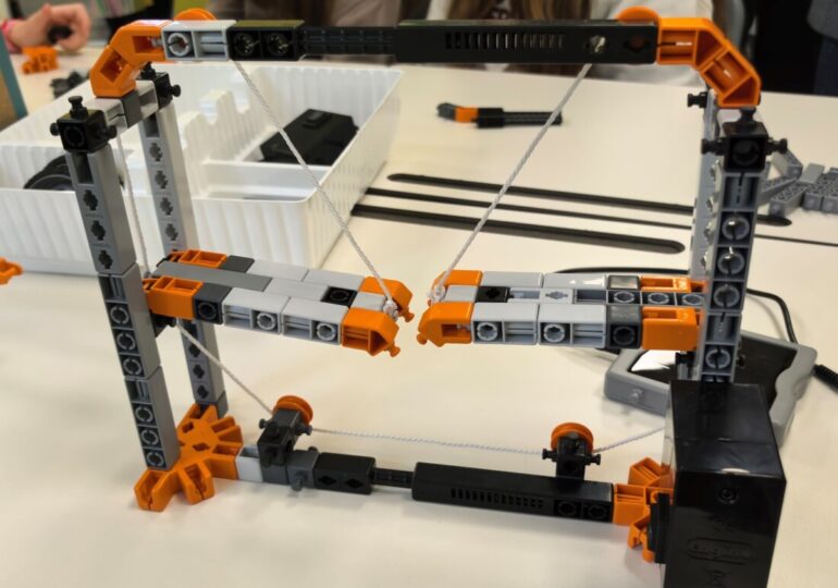 Откриха иновативен STEM център в ОУ „Захари Стоянов“ (СНИМКИ)