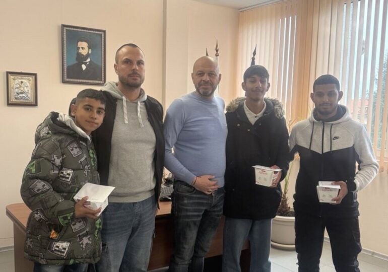 Младежите от Интеракт и Ротаракт с мащабна благотворителна кампания „Купи и дари“ в Община Марица (ГАЛЕРИЯ)