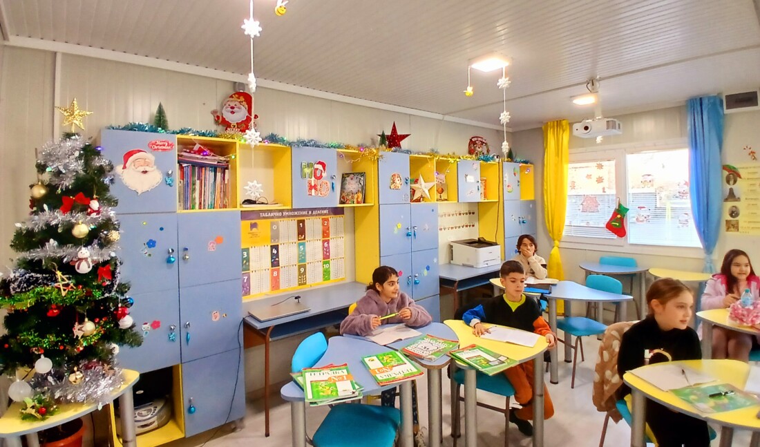 Коледна магия завладя класните стаи на НУ „Св. Климент Охридски“ във Войсил (СНИМКИ)