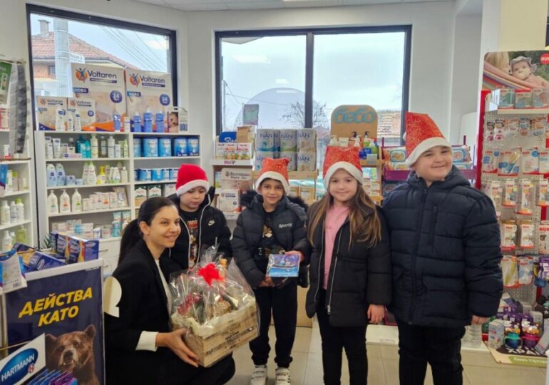 Децата от ДГ „Мечта“ в Маноле се сдобиха с интерактивна дъска (СНИМКИ)