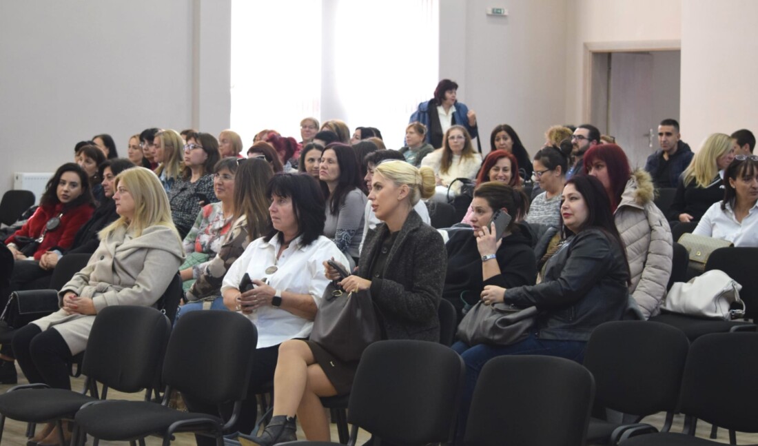 Министър Красимир Вълчев обсъди с учители и директори от Община Марица проблеми и бъдещи приоритети в образованието (СНИМКИ) 2 Министър Красимир Вълчев обсъди с учители и директори от Община Марица проблеми и бъдещи приоритети в образованието (СНИМКИ)