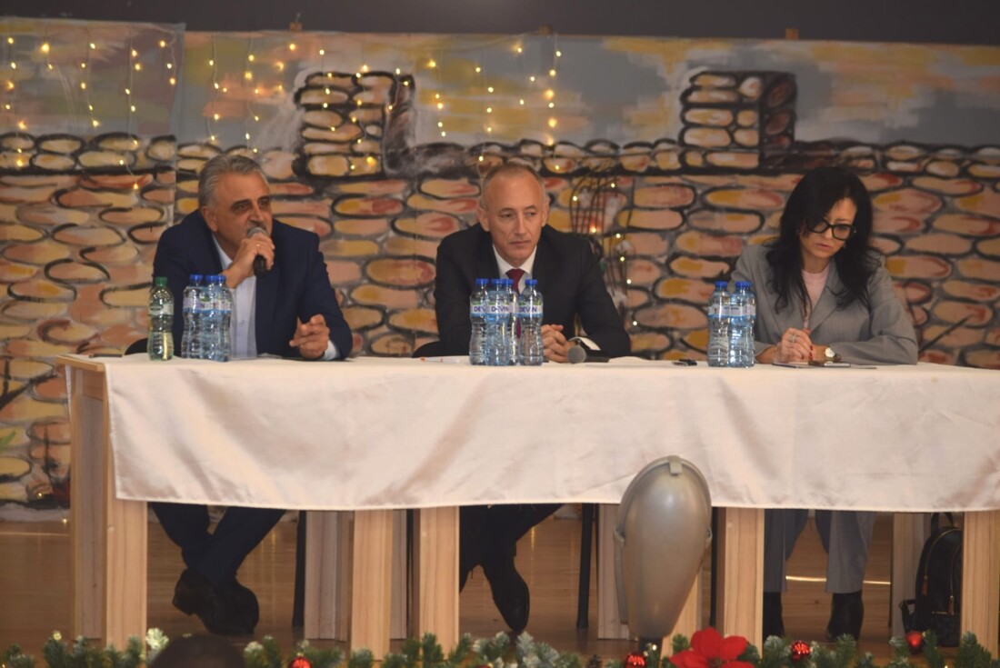 Министър Красимир Вълчев обсъди с учители и директори от Община Марица проблеми и бъдещи приоритети в образованието (СНИМКИ)