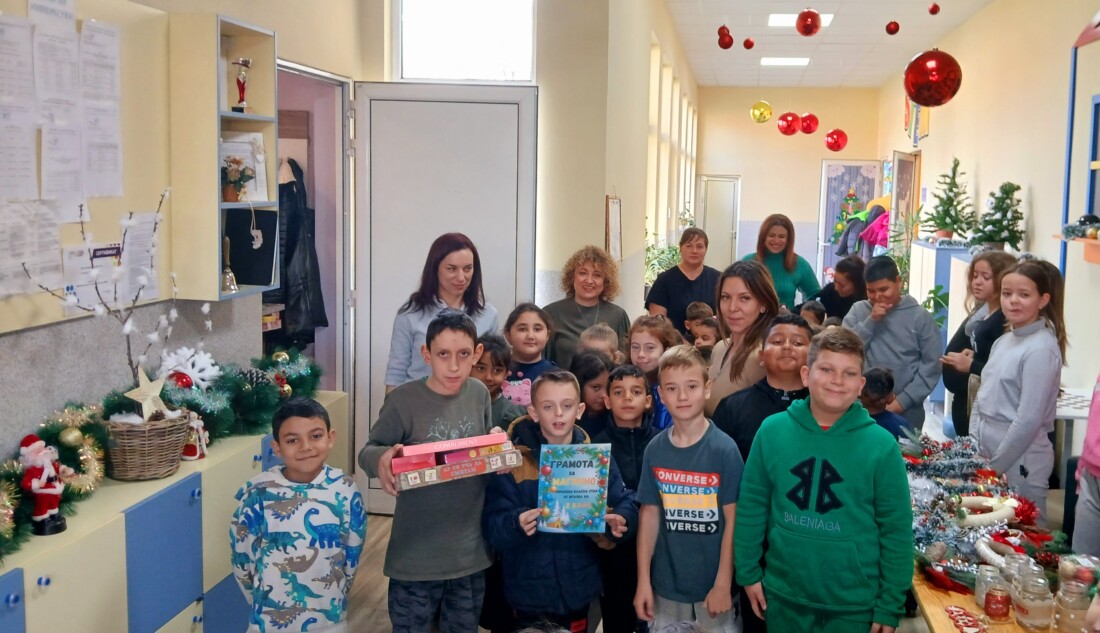 Коледна магия завладя класните стаи на НУ „Св. Климент Охридски“ във Войсил (СНИМКИ)