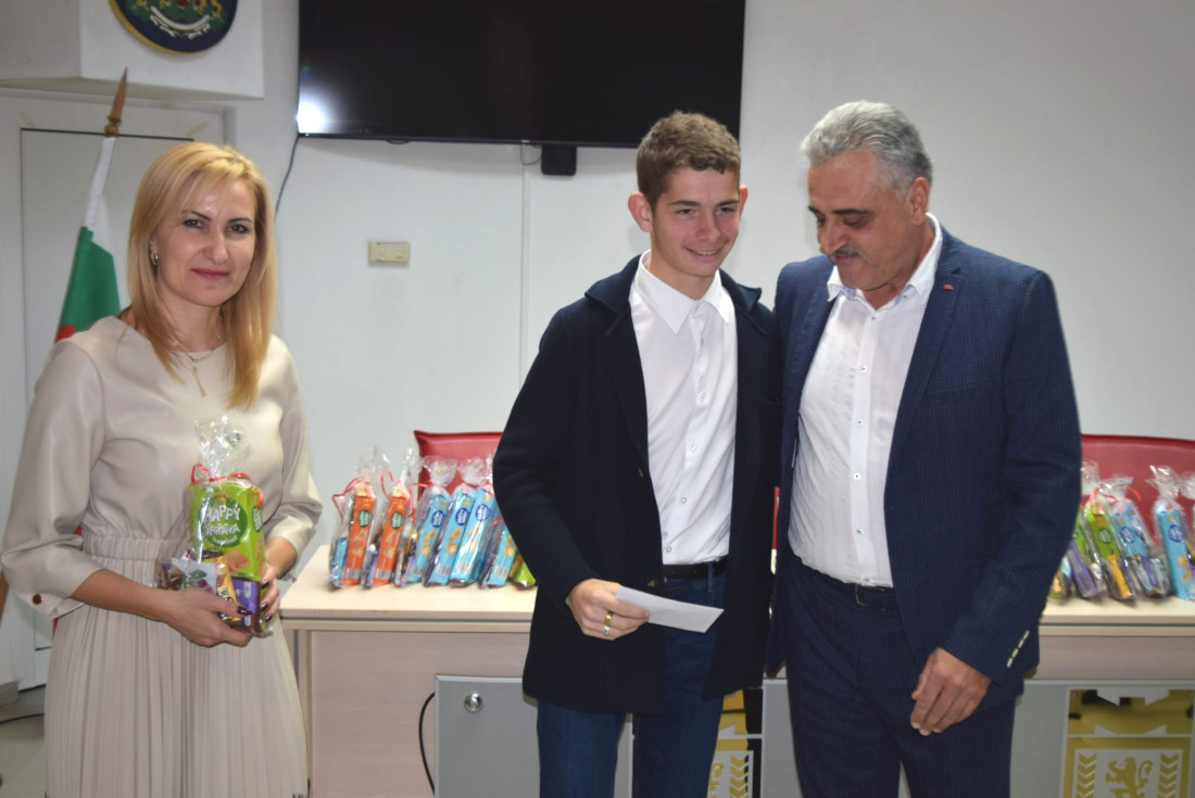 Община Марица подкрепи 265 деца в неравностойно положение за коледните празници 3 Община Марица подкрепи 265 деца в неравностойно положение за коледните празници