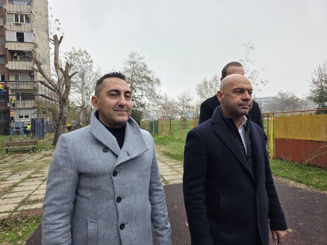 Кметът Костадин Димитров даде старт на санирането на жилищен блок в район "Тракия" (СНИМКИ)