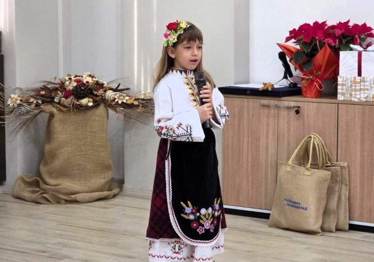 Добри гости коледари гостуваха на кмета на Асеновград (СНИМКИ)