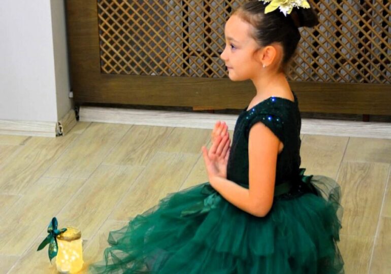 Добри гости коледари гостуваха на кмета на Асеновград (СНИМКИ)