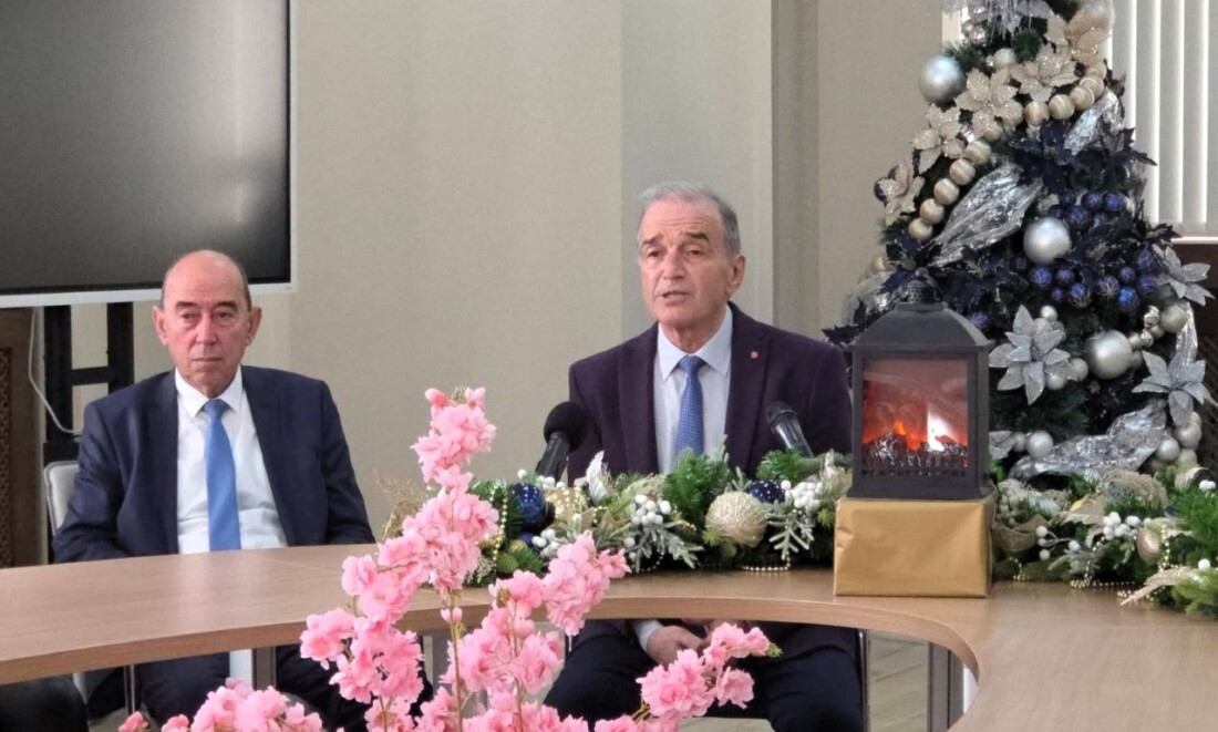 Добри гости коледари гостуваха на кмета на Асеновград (СНИМКИ)