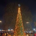 „ДоброТворци“ преобразиха центъра на град Калофер за празниците (СНИМКИ)