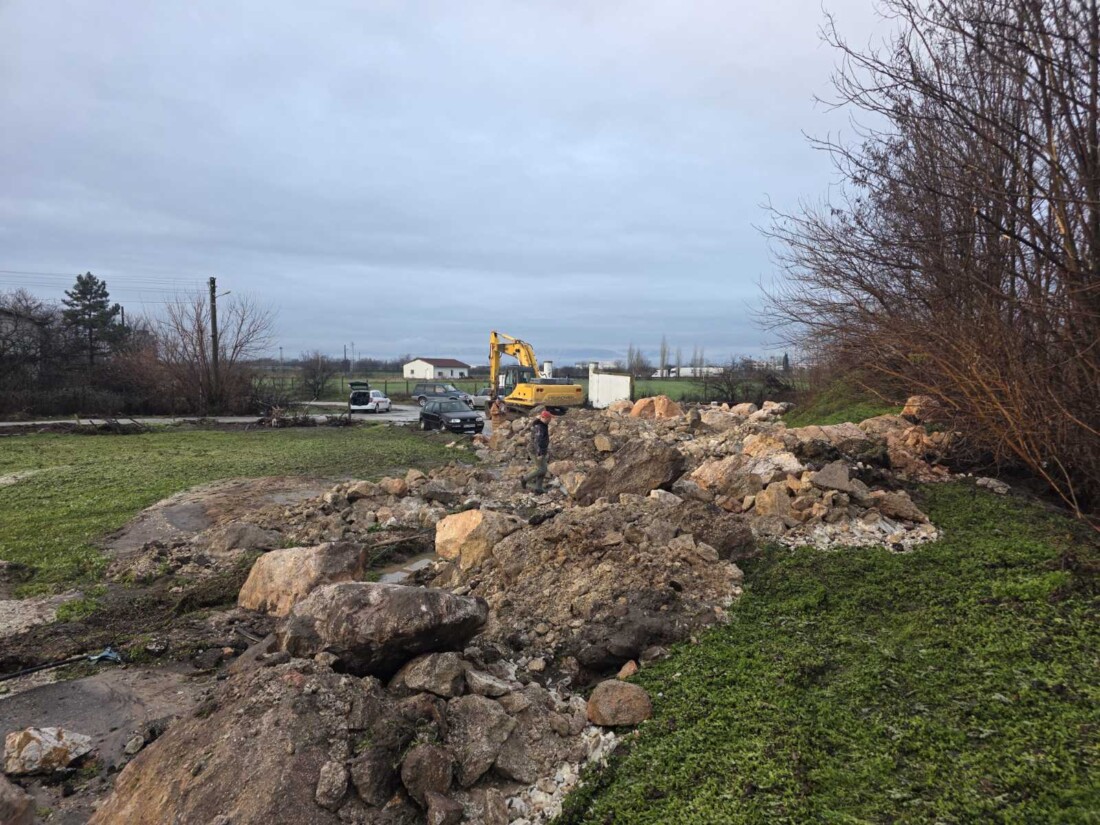 Каква е ситуацията в Гелеменово след проливните дъждове? (СНИМКИ)