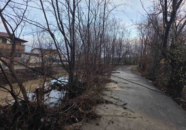 Каква е ситуацията в Гелеменово след проливните дъждове? (СНИМКИ)