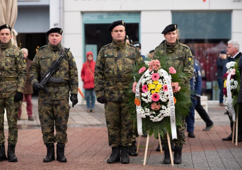 “И за опашката на дявола ще се хвана, ако трябва, но ще изтегля България“: Пловдив почете 172-та годишнина от рождението на Стефан Стамболов (СНИМКИ) 11 “И за опашката на дявола ще се хвана, ако трябва, но ще изтегля България“: Пловдив почете 172-та годишнина от рождението на Стефан Стамболов (СНИМКИ)