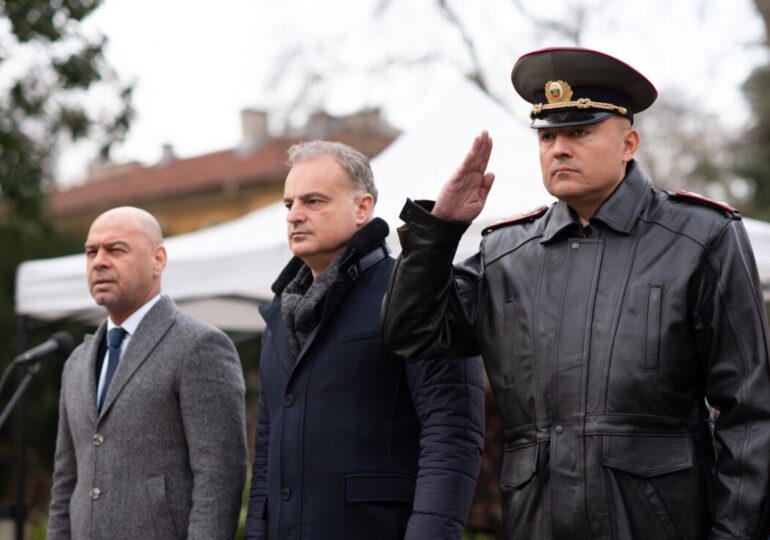 “И за опашката на дявола ще се хвана, ако трябва, но ще изтегля България“: Пловдив почете 172-та годишнина от рождението на Стефан Стамболов (СНИМКИ) 9 “И за опашката на дявола ще се хвана, ако трябва, но ще изтегля България“: Пловдив почете 172-та годишнина от рождението на Стефан Стамболов (СНИМКИ)