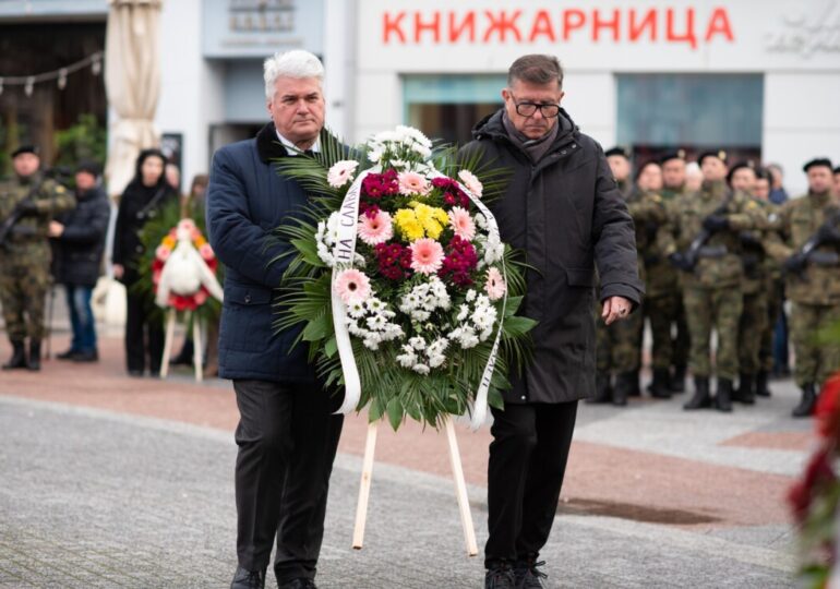 “И за опашката на дявола ще се хвана, ако трябва, но ще изтегля България“: Пловдив почете 172-та годишнина от рождението на Стефан Стамболов (СНИМКИ) 7 “И за опашката на дявола ще се хвана, ако трябва, но ще изтегля България“: Пловдив почете 172-та годишнина от рождението на Стефан Стамболов (СНИМКИ)