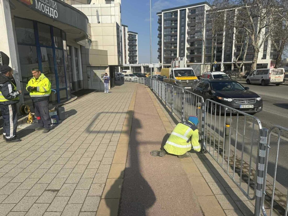 Започна поетапна подмяна на оградни пана по пловдивски булеварди (СНИМКИ)