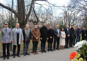 "Ботев е част от българското ДНК": Пловдив почете 178-та годишнина от рождението на поета-революционер (СНИМКИ)