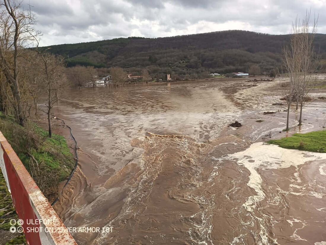 Язовир „Ивайловград“ прелива, информирани са съседни гръцки общини (СНИМКИ)