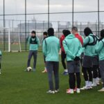 Отборът на Ботев прекратява лагера в Анталия, прибира се в Пловдив 16 Отборът на Ботев прекратява лагера в Анталия, прибира се в Пловдив