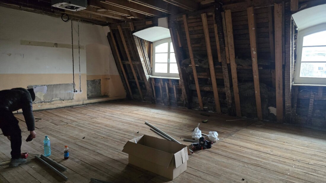 Напредва ремонтът на Хуманитарната гимназия в Пловдив (СНИМКИ)