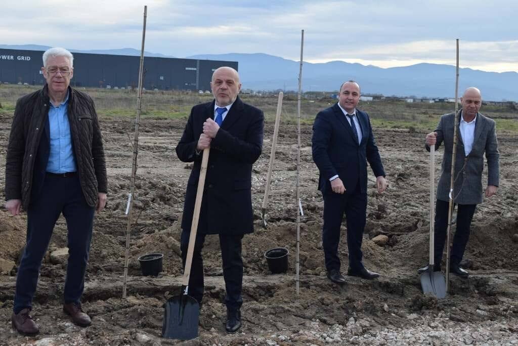 Мащабна инвестиция: Изграждат нов високотехнологичен завод за хартиени продукти край Пловдив