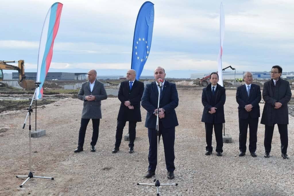 Мащабна инвестиция: Изграждат нов високотехнологичен завод за хартиени продукти край Пловдив